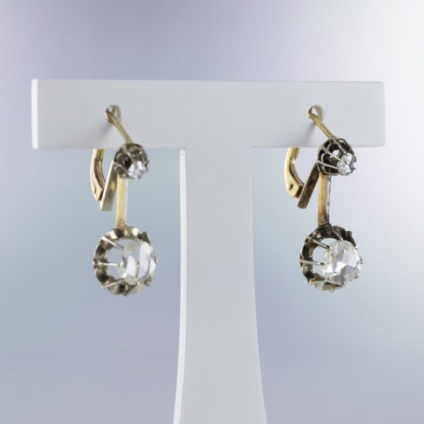 Boucles d'oreilles dormeuses diamants
