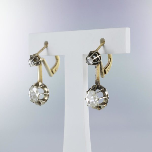 Boucles d'oreilles dormeuses diamants