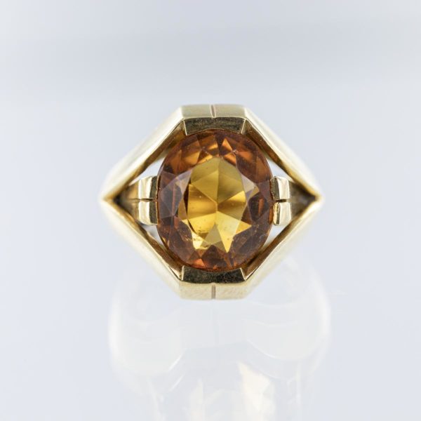 Bague façon chevalière topaze jaune 