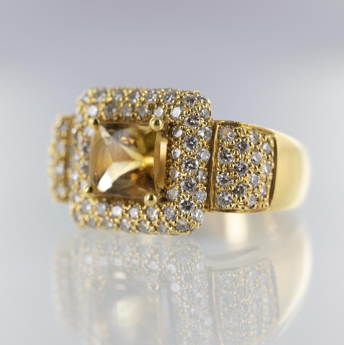 Bague citrine carrée pavage diamants