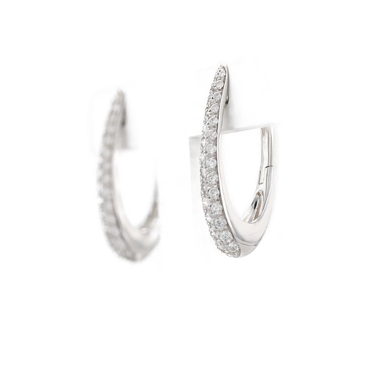 Boucles d'oreilles pavage diamants créoles allongées