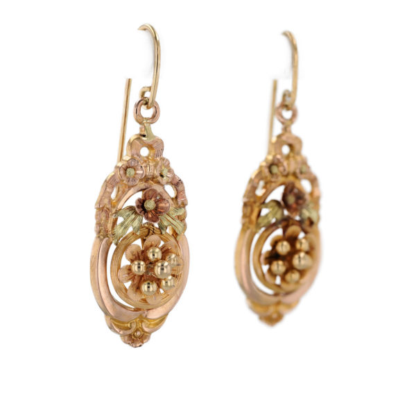 Boucles d'oreilles anciennes motif floral