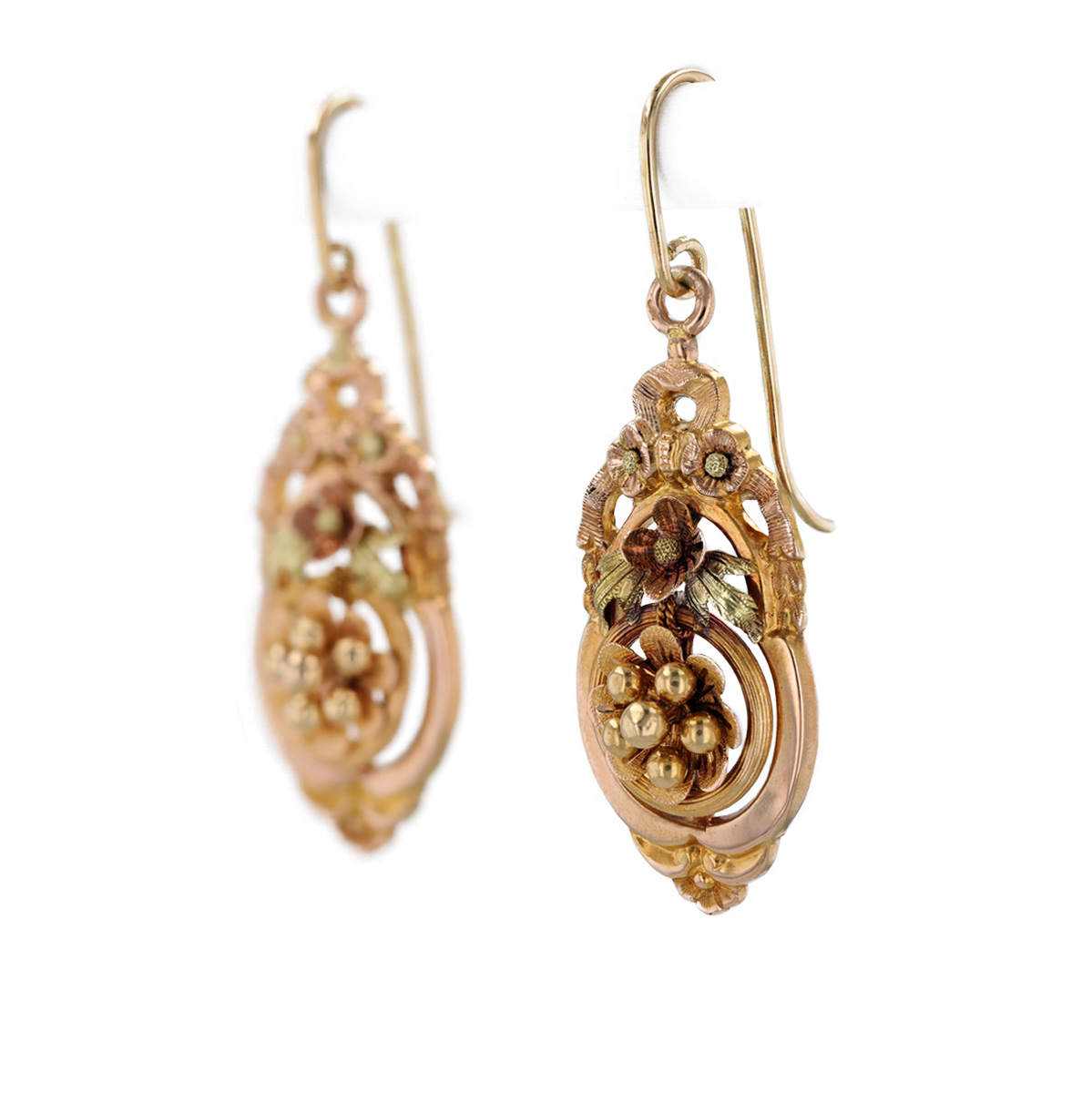 Boucles d'oreilles anciennes motif floral