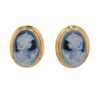 Paire de boucles d'oreilles en camée bleu et or jaune 18 carats