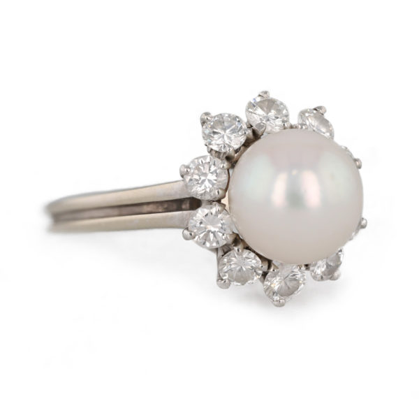 Bague marguerite perle et diamants en or blanc 18 carats
