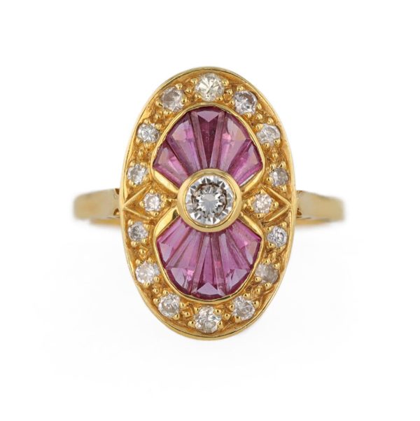 Bague rubis ovale et diamants en or jaune 18 carats