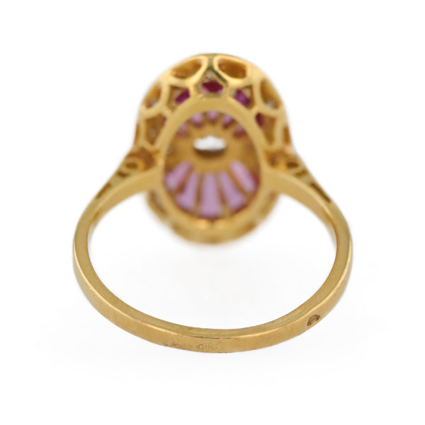Bague rubis ovale et diamants en or jaune 18 carats