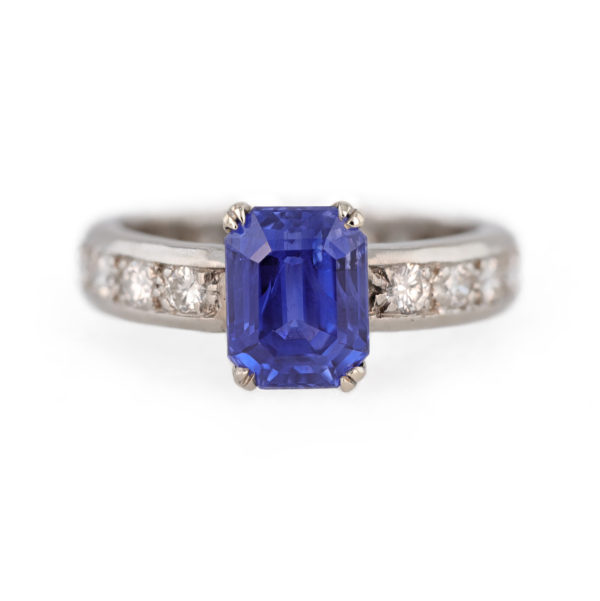 Bague Saphir taille émeraude en or blanc 18 carats et platine