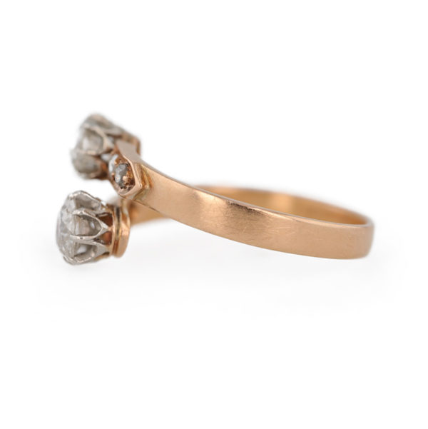 Bague ancienne diamants toi et moi en rose 18 carats