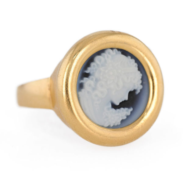Bague camée bleue ronde en or jaune 18 carats