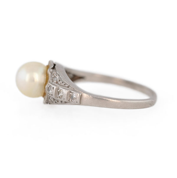 Bague ancienne perle et diamants en platine