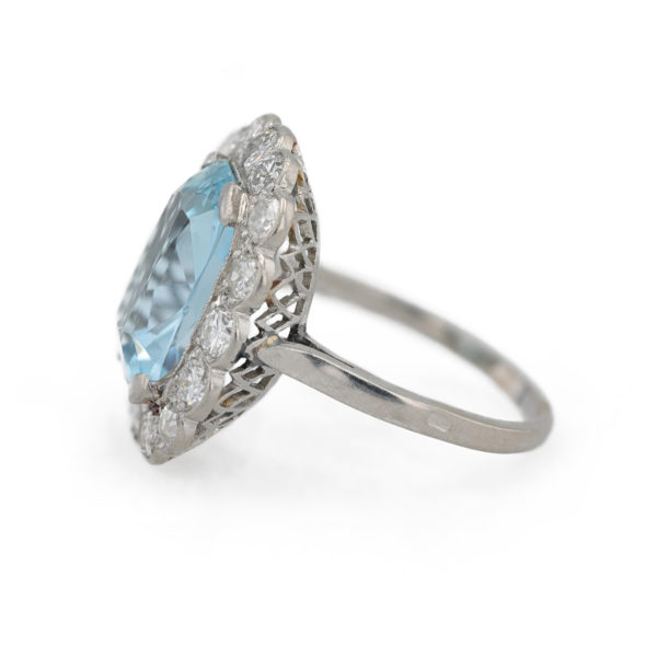 Bague Aigue-marine sertie feston en platine Bague Aigue-marine sertie feston en platine