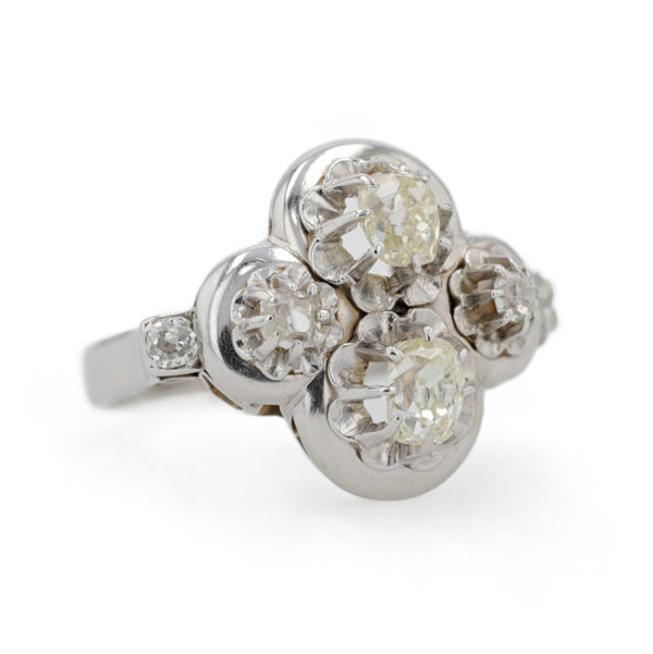 Bague diamants taille ancienne en or blanc 18 carats Bague diamants taille ancienne en or blanc 18 carats