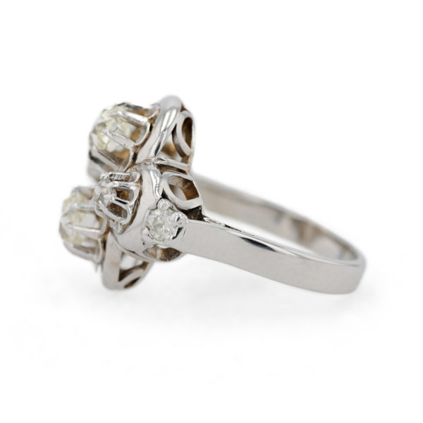 Bague diamants taille ancienne en or blanc 18 carats Bague diamants taille ancienne en or blanc 18 carats