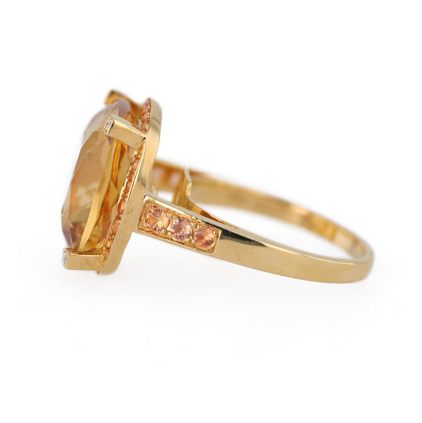 Bague MAUBOUSSIN couleur d’amour citrine, saphirs et diamants en or jaune 18 carats Bague MAUBOUSSIN couleur d’amour citrine, saphirs et diamants en or jaune 18 carats