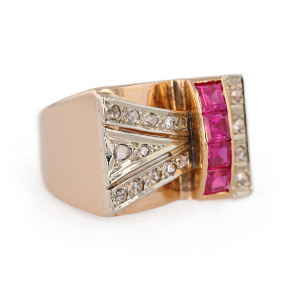 Bague Tank rubis et diamants en or jaune 18 carats Bague Tank rubis et diamants en or jaune 18 carats