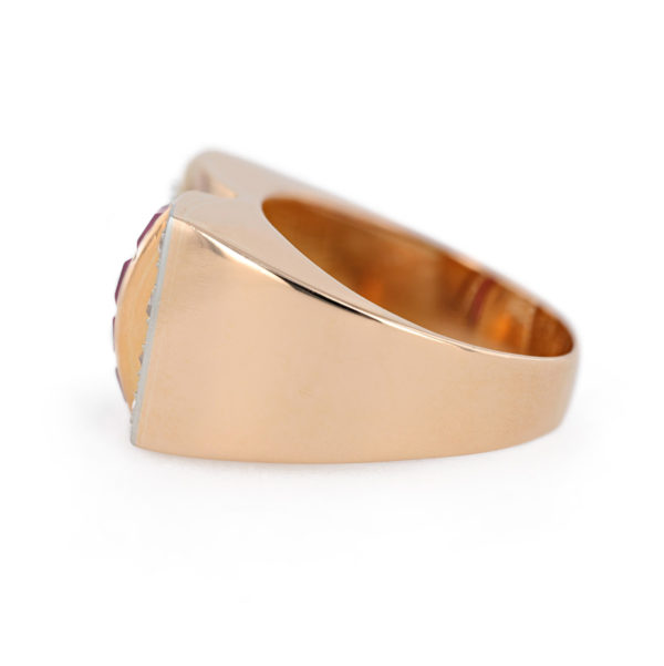 Bague Tank rubis et diamants en or jaune 18 carats Bague Tank rubis et diamants en or jaune 18 carats