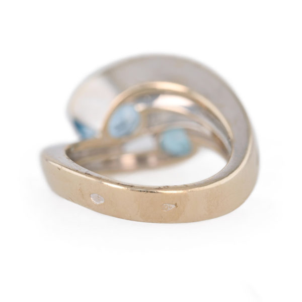 Bague vintage Garel topaze et aigue-marine en or blanc 18 carats. Bague vintage Garel topaze et aigue-marine en or blanc 18 carats.