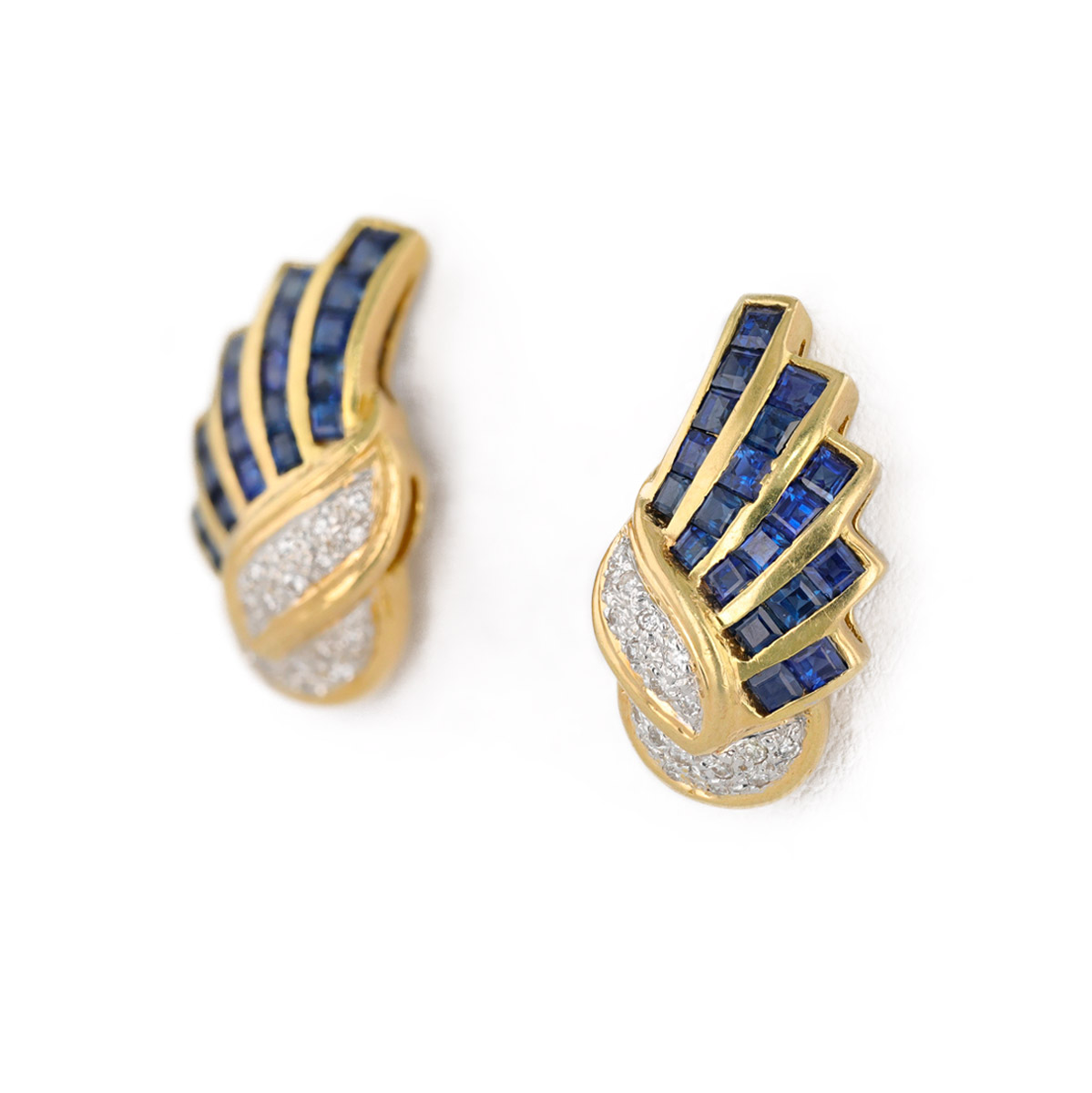 Boucles d'oreilles façon Art déco saphirs et diamants en or jaune 18 carats